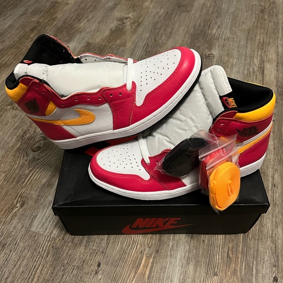 Air Jordan 1 Retro, Mens size 11, (New) Og all